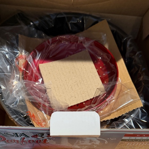 Red Non-Stick Pasta Cookware Set - Picture 3 of 4